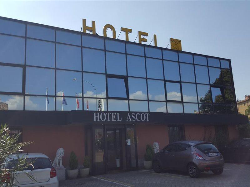 Hotel Ascot Binasco Luaran gambar