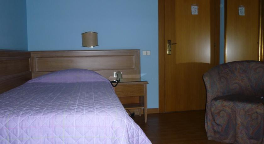 Hotel Ascot Binasco Luaran gambar