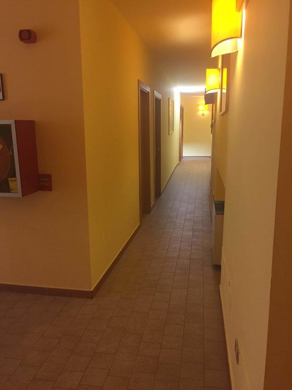 Hotel Ascot Binasco Luaran gambar