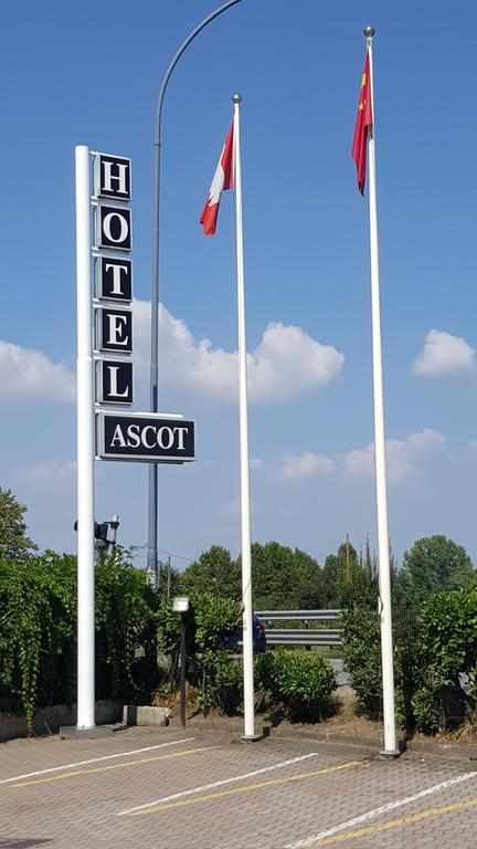 Hotel Ascot Binasco Luaran gambar