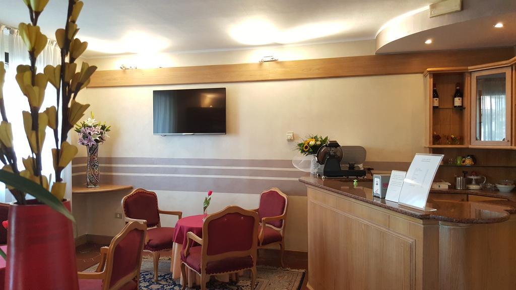 Hotel Ascot Binasco Luaran gambar