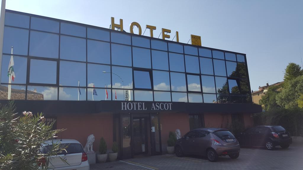 Hotel Ascot Binasco Luaran gambar