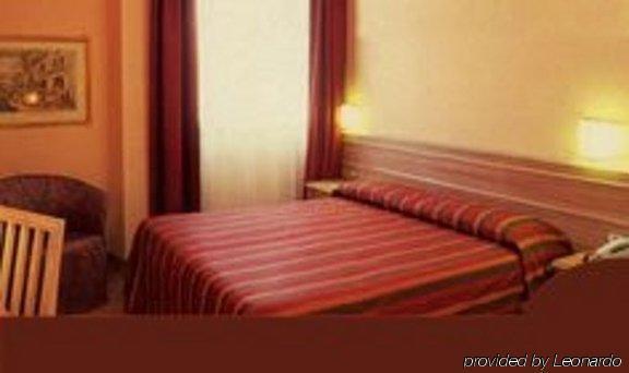 Hotel Ascot Binasco Bilik gambar